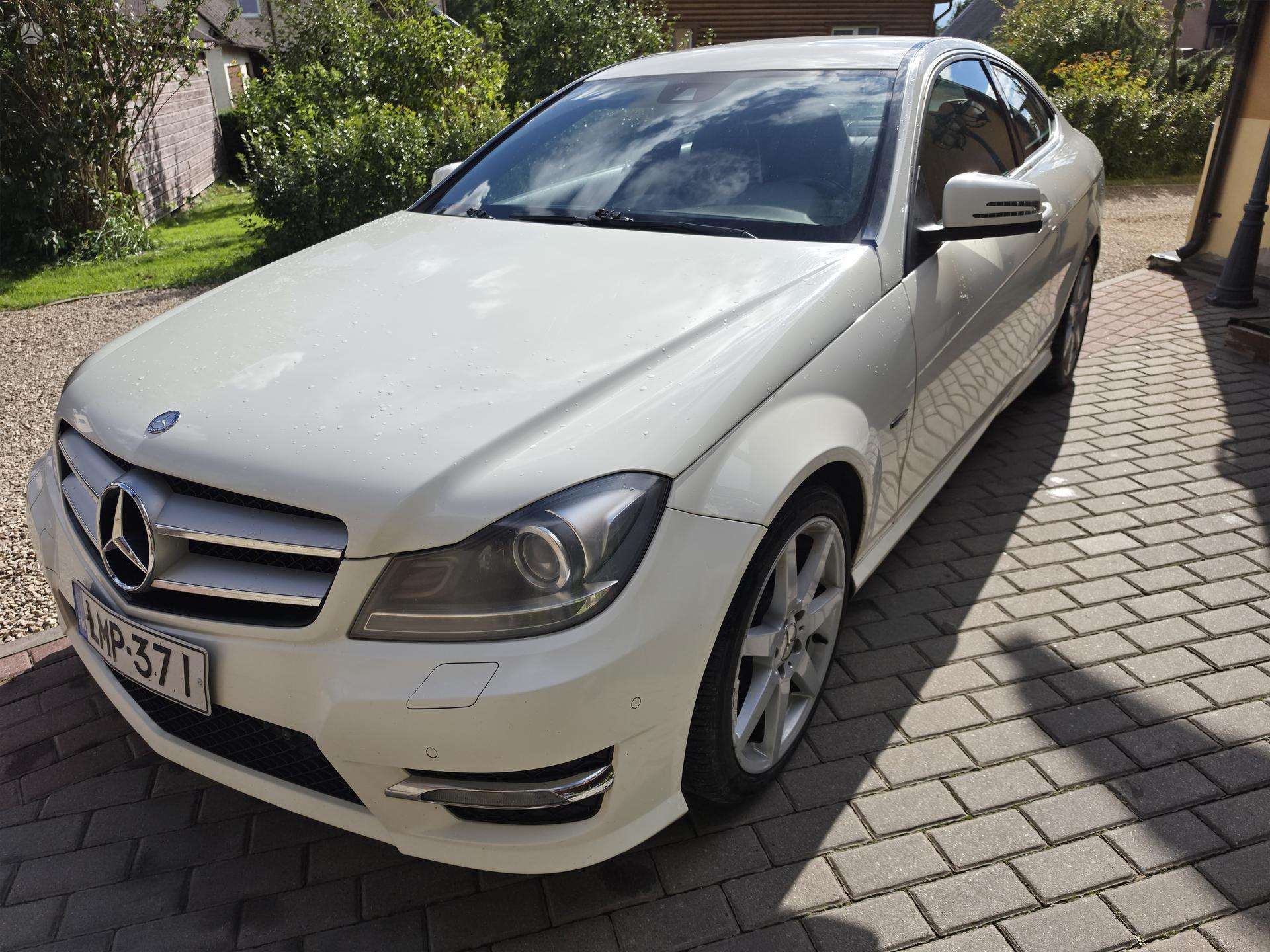 Mercedes-Benz C220