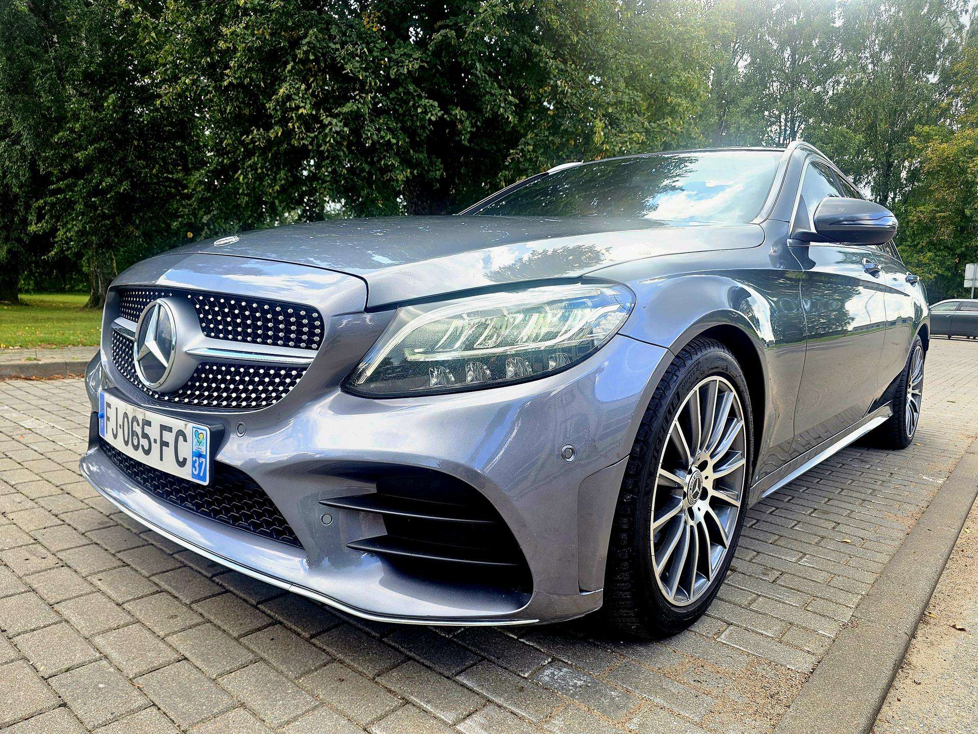 Mercedes-Benz C200